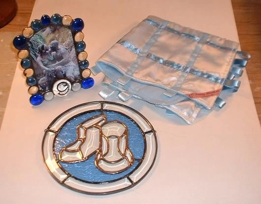 9" Circle Frame Bevel Cluster 3 9" Circle Frame Bevel Cluster - Image 3