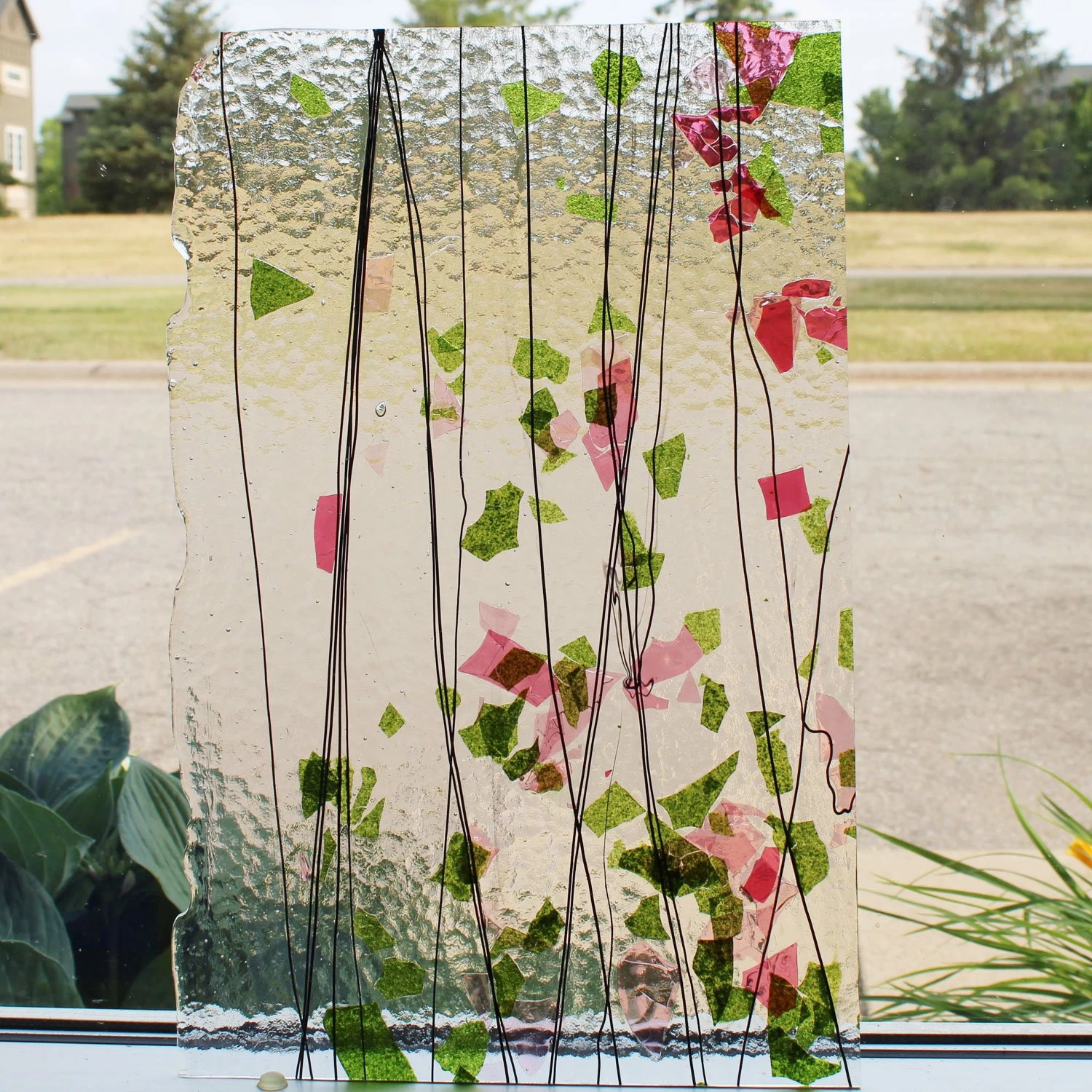 Bullseye Spring Green, Deep Pink And Black On Clear Fracture-Streamer - 90 COE 2 Bullseye Spring Green, Deep Pink And Black On Clear Fracture-Streamer - 90 COE - Image 2