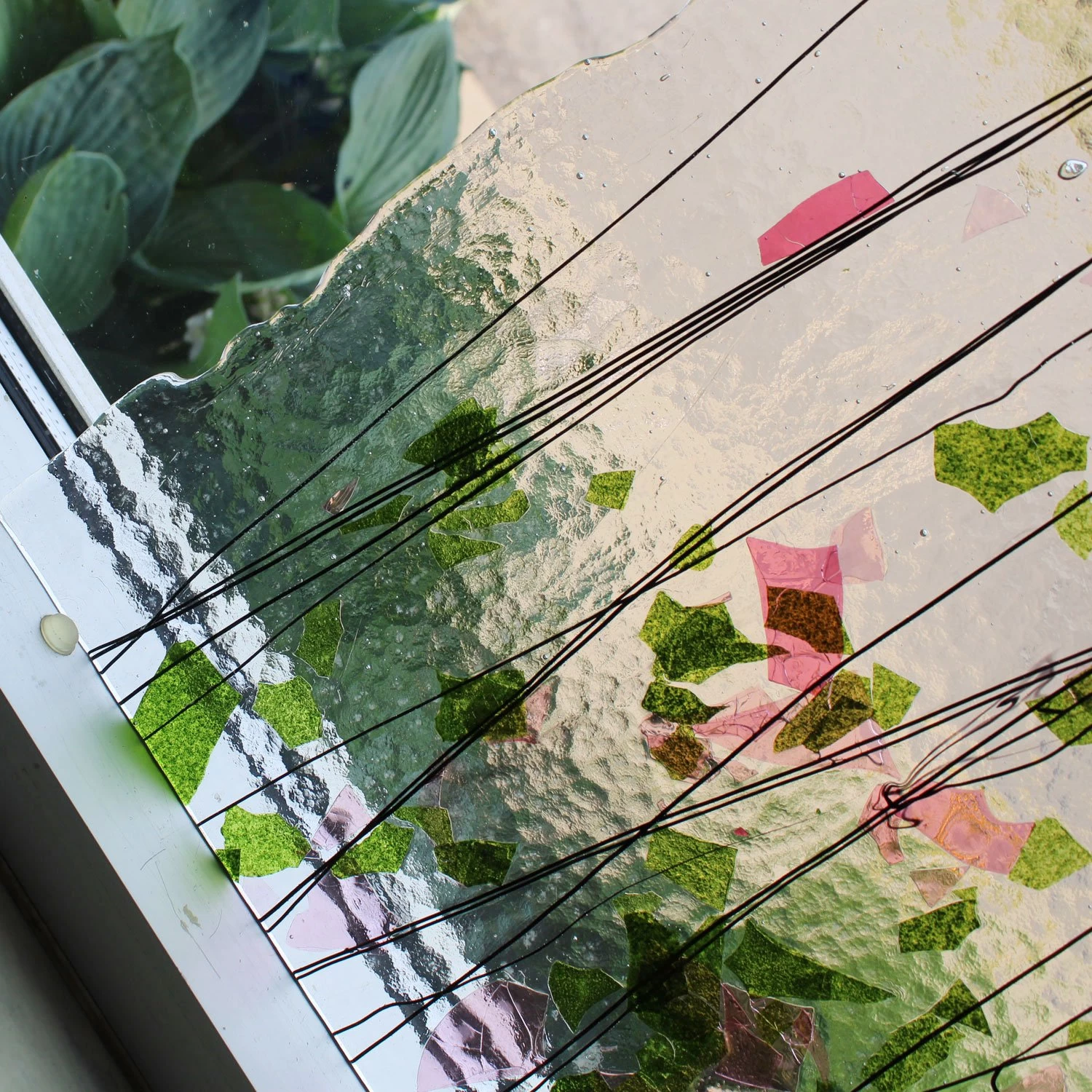 Bullseye Spring Green, Deep Pink And Black On Clear Fracture-Streamer - 90 COE 4 Bullseye Spring Green, Deep Pink And Black On Clear Fracture-Streamer - 90 COE - Image 4