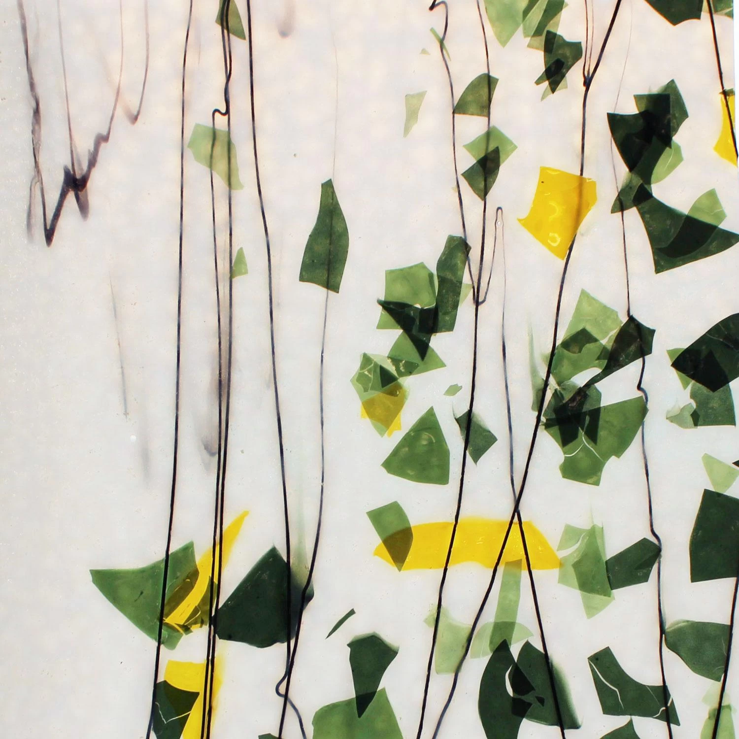 Bullseye Green And Yellow With Black On White Fracture-Streamer - 90 COE 1 Bullseye Green And Yellow With Black On White Fracture-Streamer - 90 COE