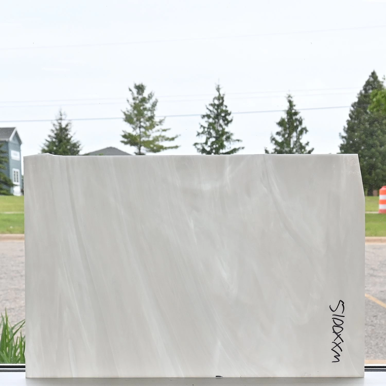 Wissmach White Wispy 2 Wissmach White Wispy - Image 2