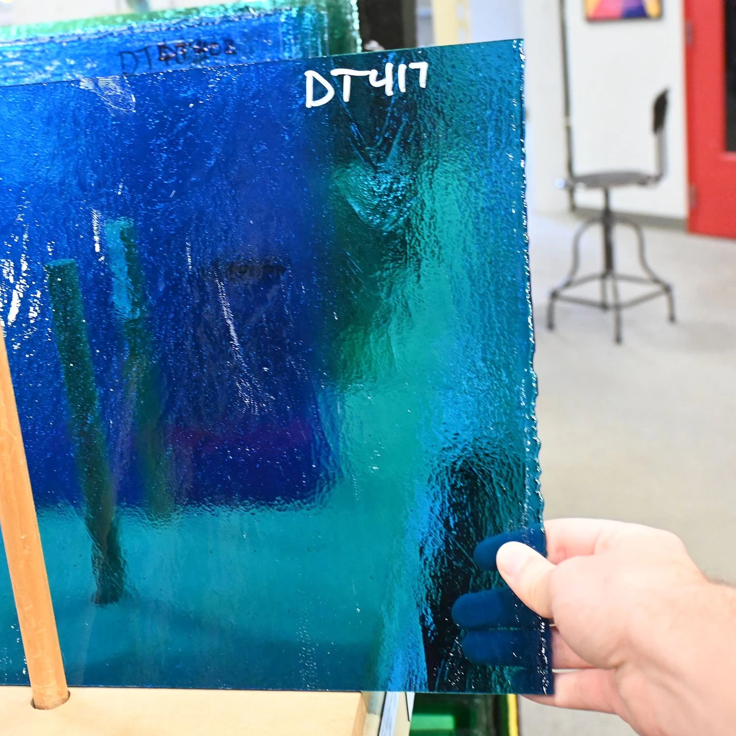 Delphi Superior Blue Raspberry Transparent - 90 COE 4 Delphi Superior Blue Raspberry Transparent - 90 COE - Image 4